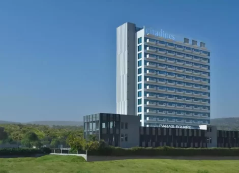 549813893-2-67bdb4e97bb41